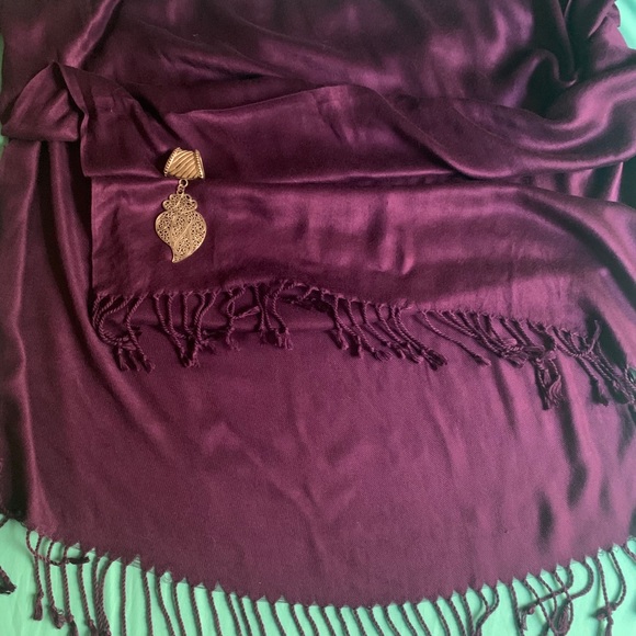 Brand new purple scarf with silver scarf cuff - Picture 4 of 6